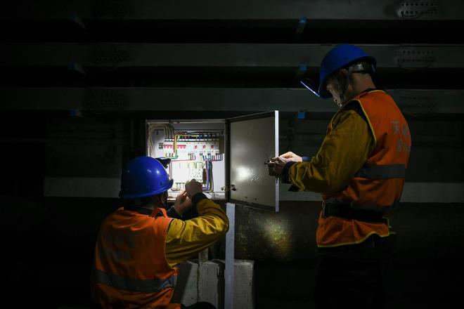 新春走基层·记者体验360行走近城市地下工种管廊运维员：日行