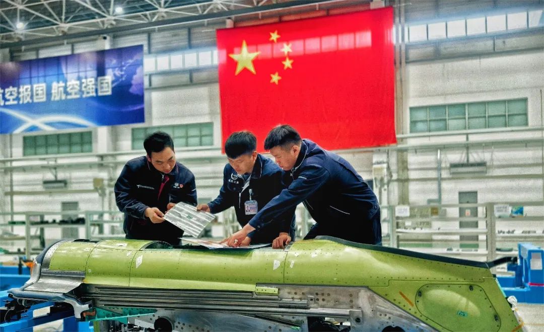 【春节我在岗】航空工业集团用责任与担当书写“敬业福”(图4)
