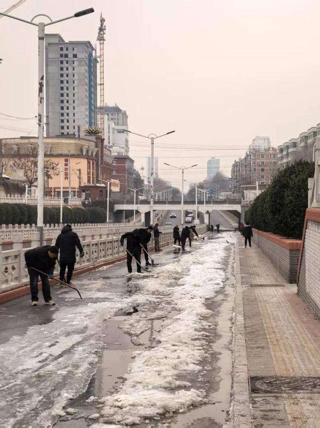 部门联动快速响应 高效修复损坏供水管道(图2)