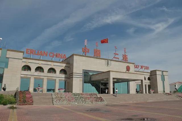 蒙古国距中国最近的县城用中国电花人民币还想喝咱的自来水(图5)