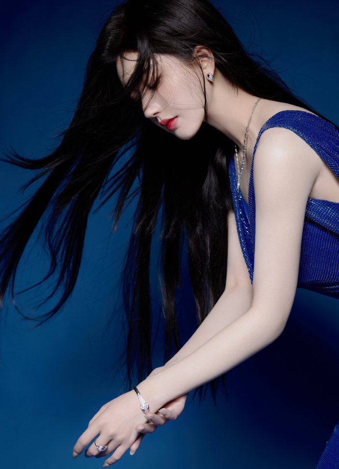 父亲给女儿疏通下水管道