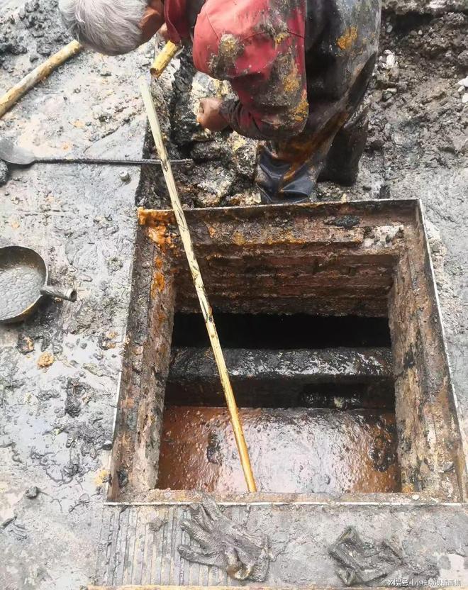西安疏通下水道管道师傅疏通马桶地漏清污化粪池清理(图3)